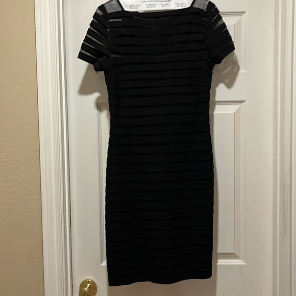 Like new, Adrianna Papell Black Dress Size 6 - Picture 1 of 5